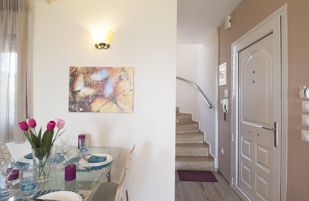 Villa Nefeli - Akti Salonikiou A Ayios Nikolaos Bagian luar foto