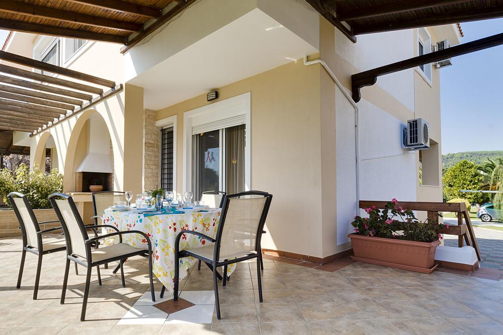 Villa Nefeli - Akti Salonikiou A Ayios Nikolaos Bagian luar foto