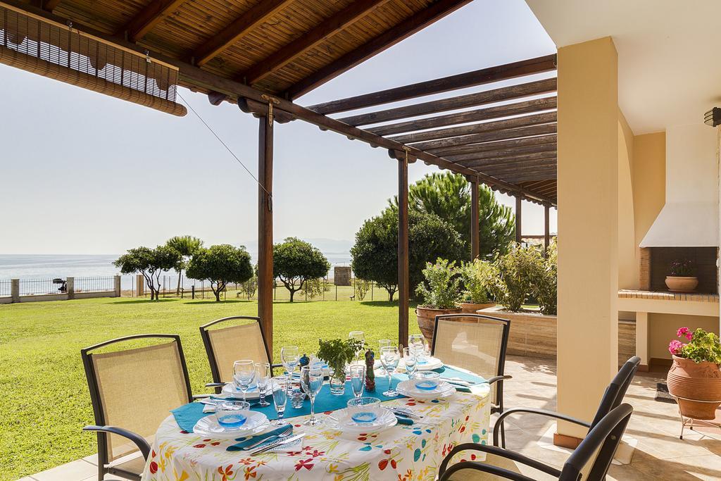 Villa Nefeli - Akti Salonikiou A Ayios Nikolaos Bagian luar foto