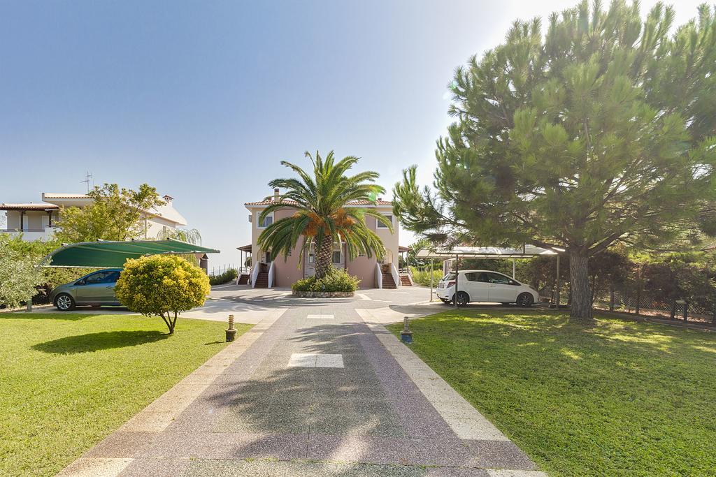 Villa Nefeli - Akti Salonikiou A Ayios Nikolaos Bagian luar foto